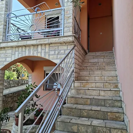 Апартаменты House Maslina 10 M From *