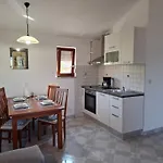 House Maslina 10 M From *