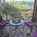 House Maslina 10 M From *