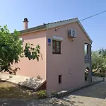 House Maslina 10 M From Appartamento Kruševo