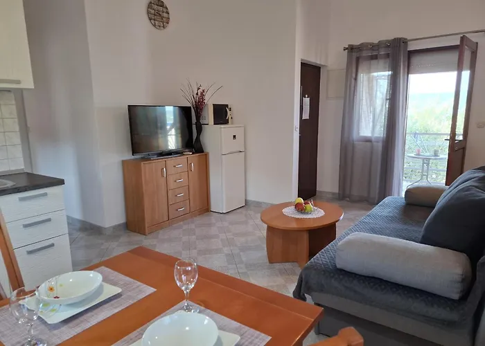 House Maslina 10 M From Daire *
