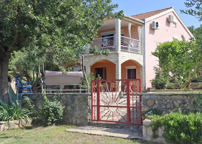 House Maslina 10 M From شقة