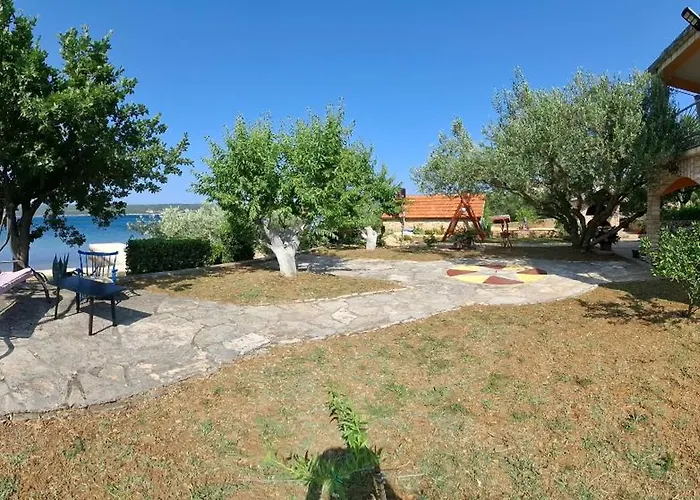 House Maslina 10 M From Daire *