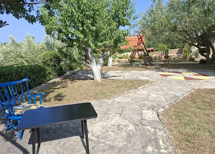 House Maslina 10 M From شقة