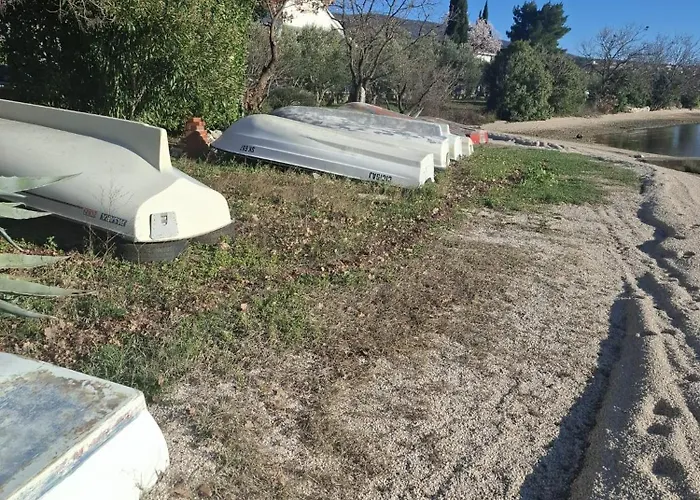 House Maslina 10 M From Daire *